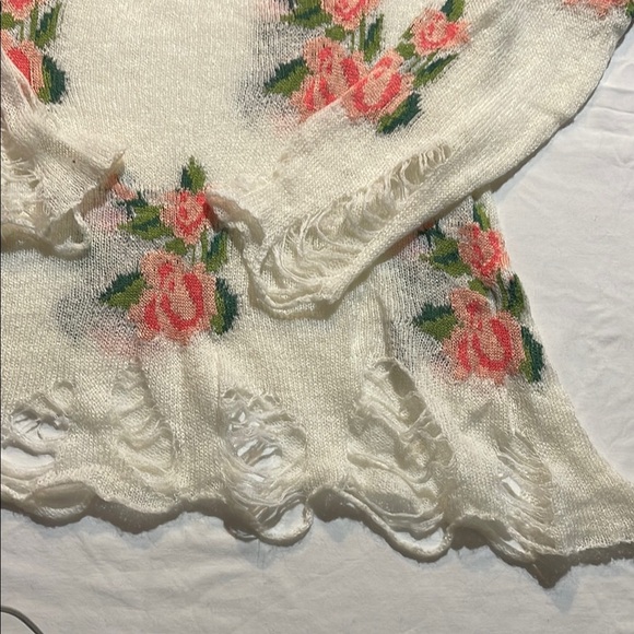 Wildfox White and Pink Floral Sweater - Picture 11 of 14